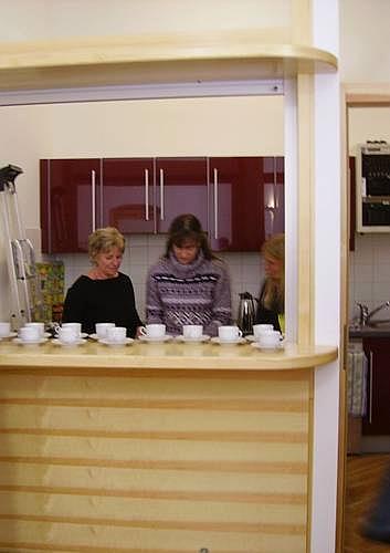 20061009_DieWirklichkeitImFragmentTischahardtHerbert_16_KaffeedamenBeiDerArbeit.JPG