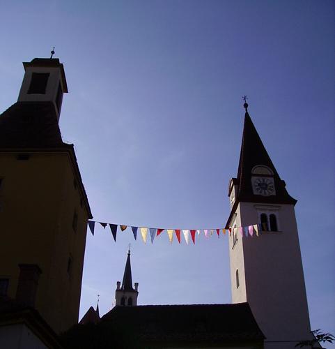 10_20061012_GoessTextilInstallationStossgebete_07_FaehnchenTurm.JPG