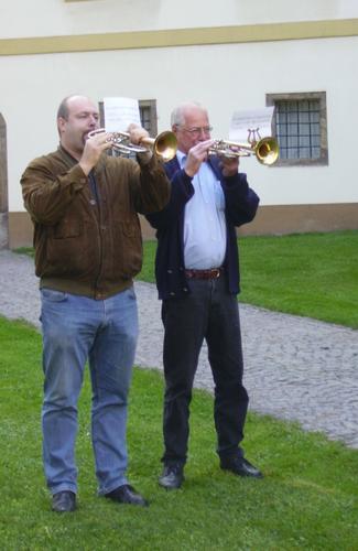 17_20061012_GoessTextilInstallationStossgebete_26_Blaeser.JPG