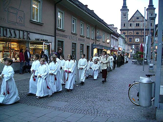 20061014_Auftaktveranstaltung_11_EinzugMinistranten.JPG