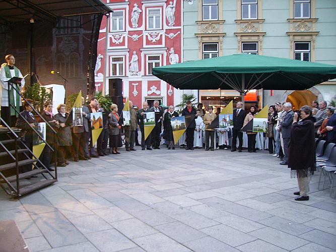 20061014_Auftaktveranstaltung_27_KirchenteileAlle.JPG