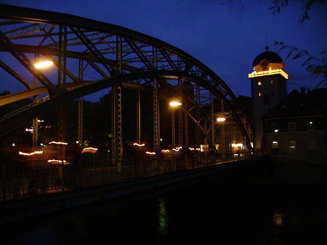 20061020_ArbeitslosGesicht_28_MurbrueckeAbendLeute.JPG
